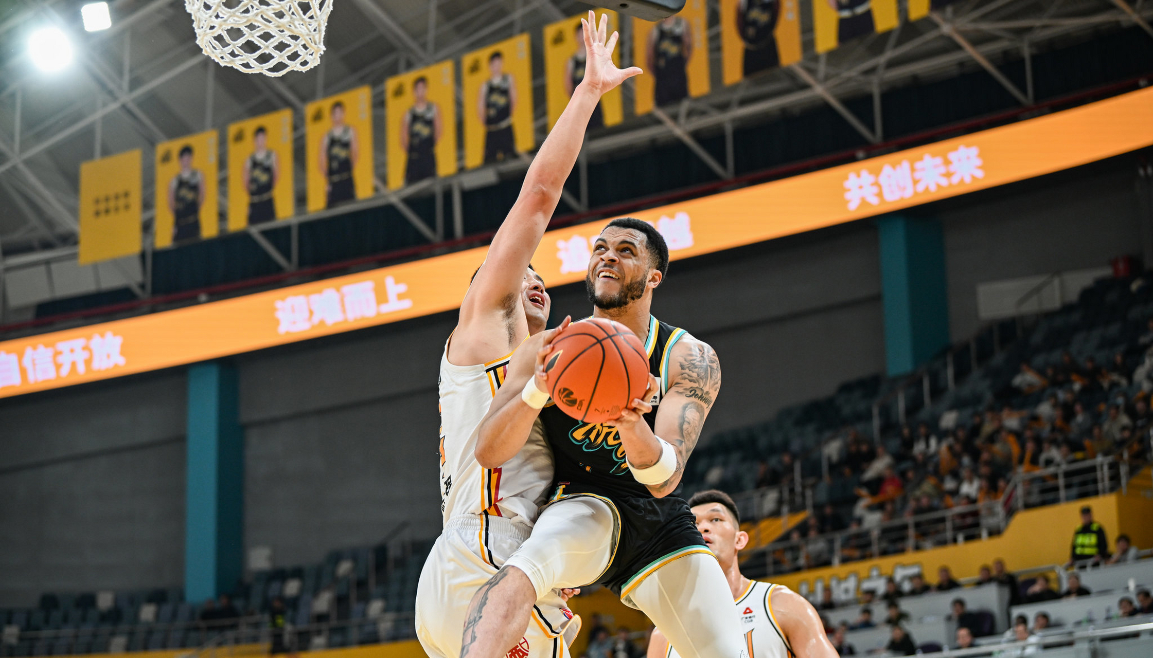 开云官网-冲刺阶段突围战来临，广厦男篮围绕法国杯防线松动，悬念犹存，阵容厚度经受考验的简单介绍