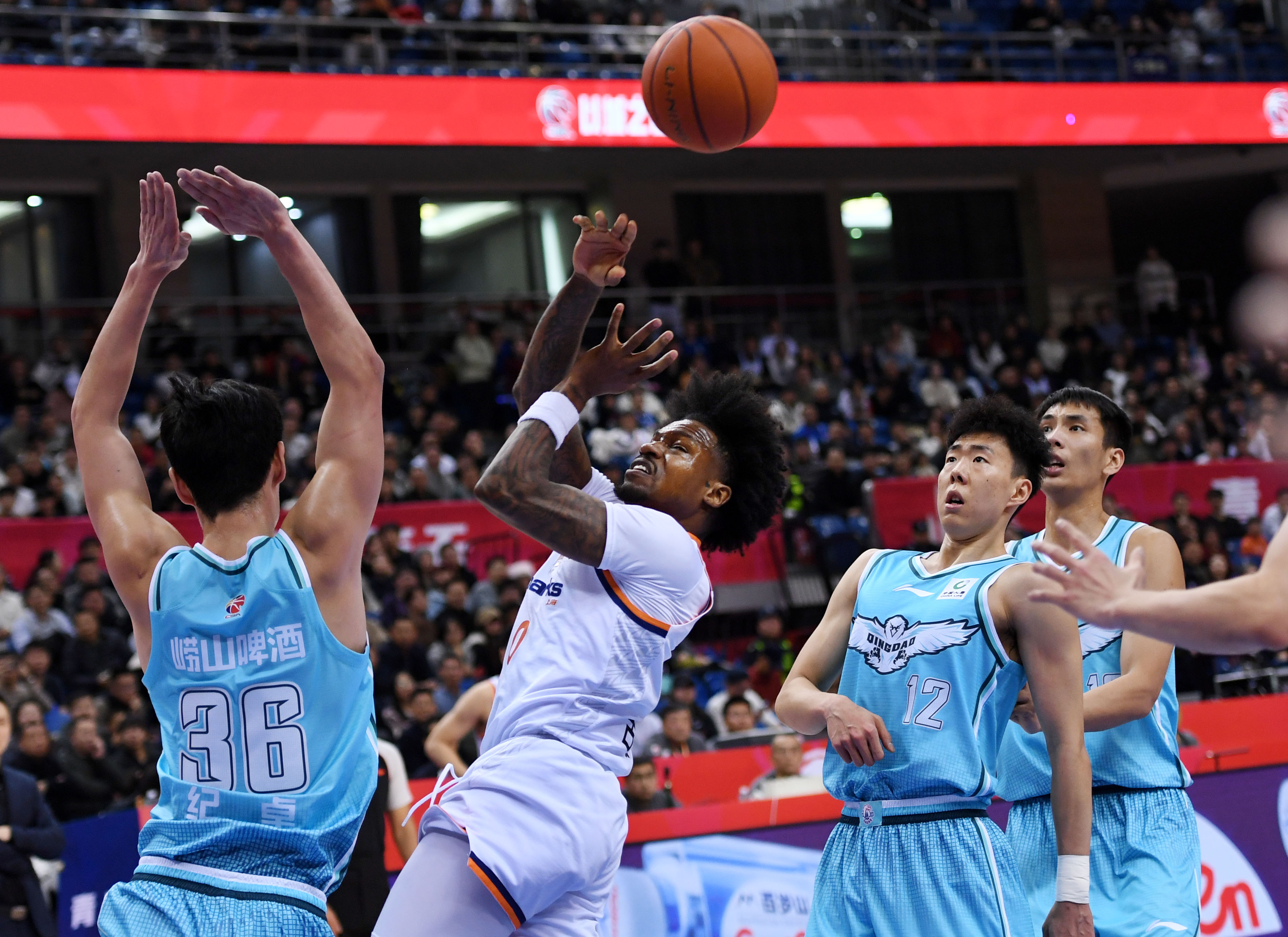 kaiyun-关于里程碑夜！上海久事远射贴柱，CBA常规赛冲刺阶段刷纪录，引发热议，赛程密集仍需轮换的信息